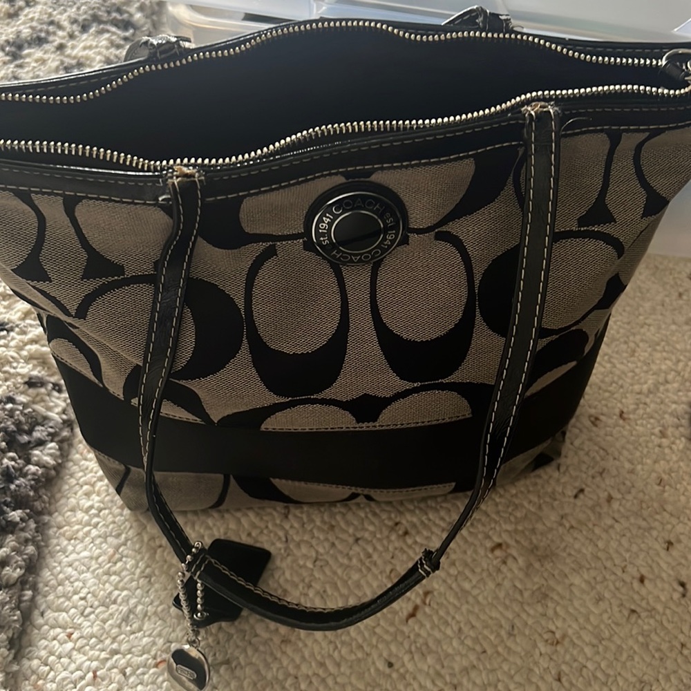 Coach purse ! Great condition